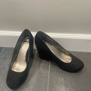 Chic Black Wedge Shoes
